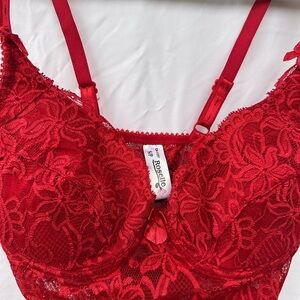 Vintage Lace Bodysuit **Valentine’s 💖